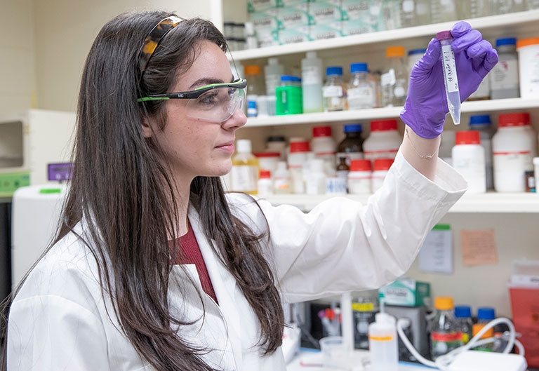 Ella Lewis, Hope Scholar