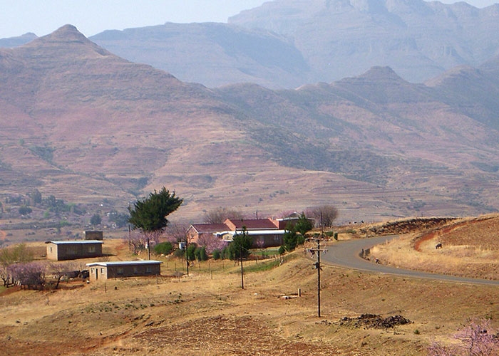 Lesotho countryside surrounded by mountains and dry land