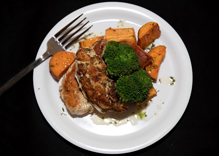 Halal chicken with broccoli and potatoes