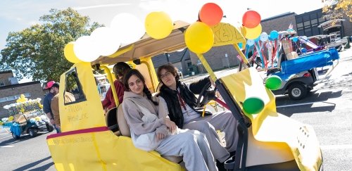 Float in parade at Homecoming
