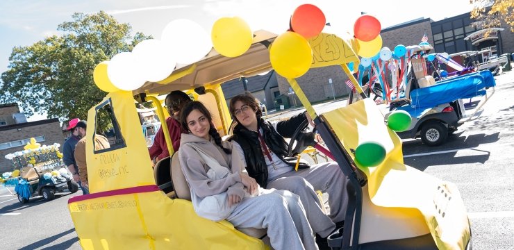Float in parade at Homecoming